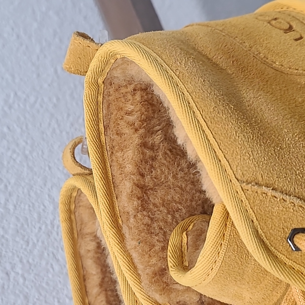 NWOT UGG Neumel ll amber boot gold mustard color size 5 & 6 - Picture 6 of 9